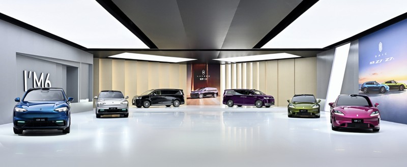 华为春季新品震撼登场,鸿蒙智行三款车型强势布局主流市场。 汽车科技