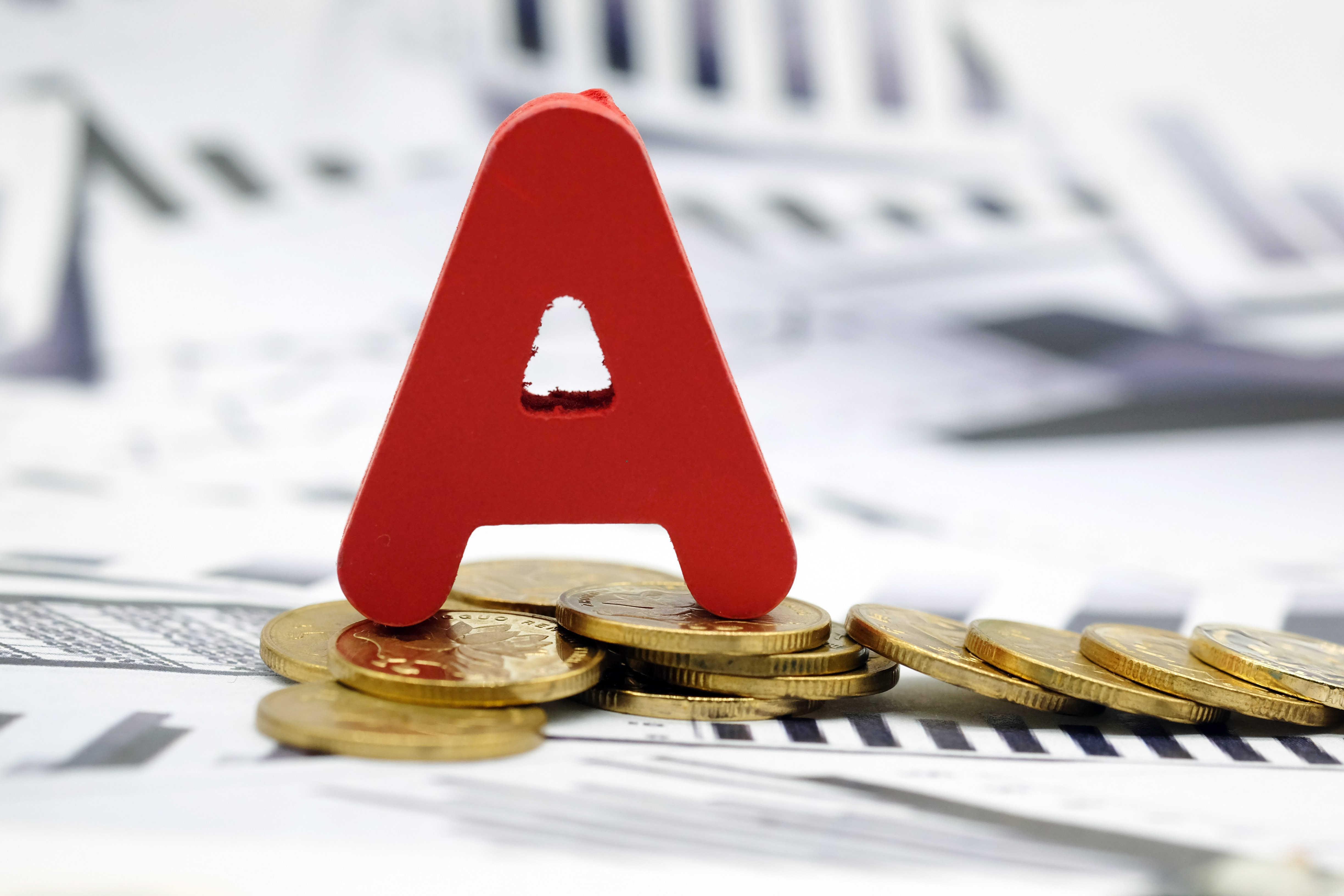  从机器人半马夺冠到液冷服务器涨停：一场技术跃迁背后的估值重构 股票财经