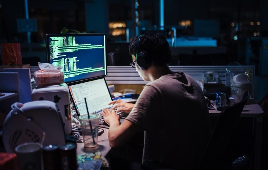  从阿里员工猝死事件：透视互联网行业「高压生态」的技术反思 新闻