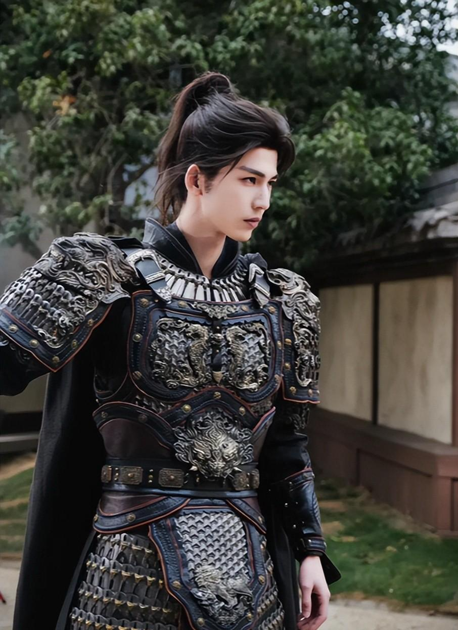  《逐玉》庆功宴背后的行业博弈：C位之争与九年恩怨的破局密码 娱乐新闻